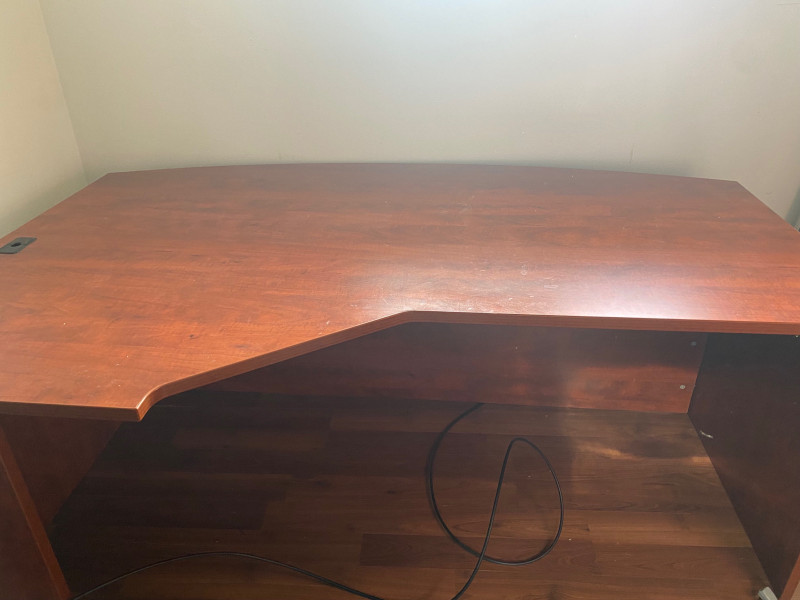 Mahogany desk great condition Desks Calgary Kijiji