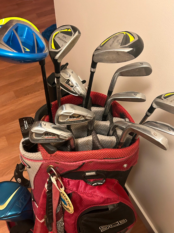Full set of clubs with cart, Taylormade, Nike, Odyssey in Golf in Nanaimo - Image 2