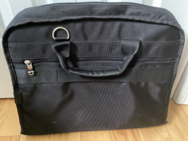“SWISSGEAR” Black Laptop Bag dans Accessoires pour portables  à Ouest de l’Île - Image 3