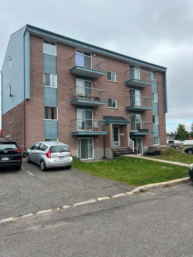 Appartement 4 1/2 libre à Beauport, propre ***mois gratuit*** in Long Term Rentals in Québec City - Image 10