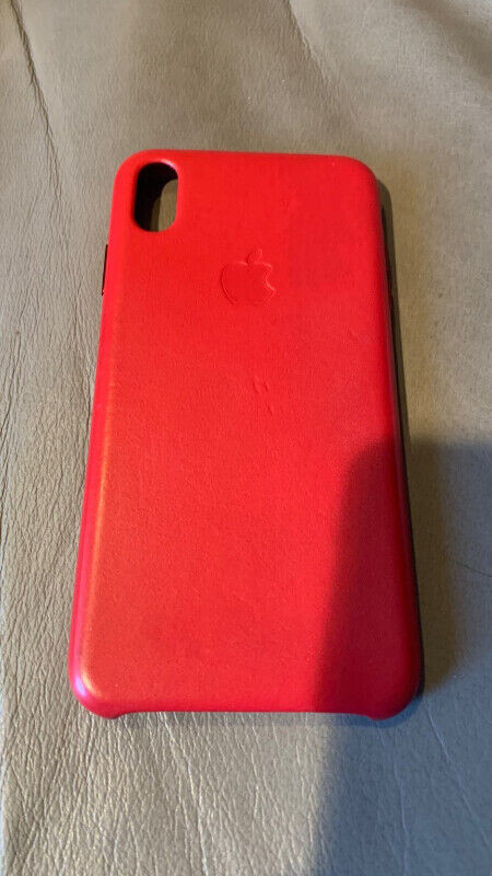 Apple iPhone Xs Max RED Silicone Case *GREAT CONDITION* in Cell Phone Accessories in St. Catharines