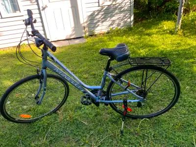 VÉLO POUR DAME- TRÈS PEU UTILISER- MINELLI, View more
