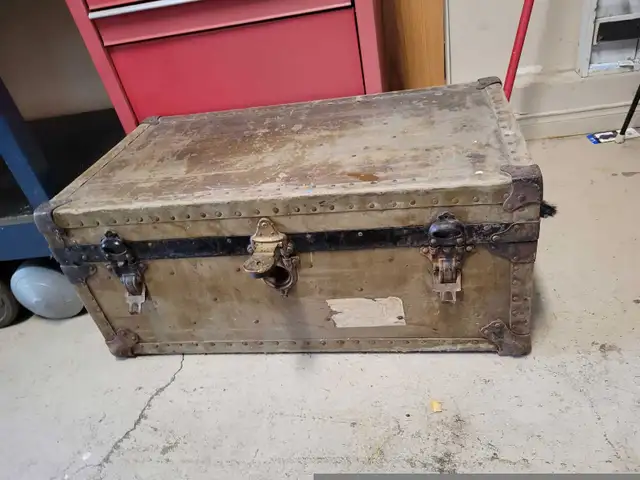 coffre antique en métal in Other in Longueuil / South Shore - Image 3