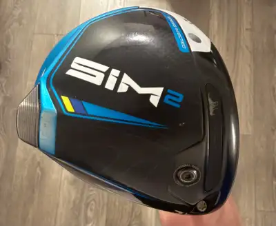 -Right hand - 9.0 Stiff Shaft - Golf Pride Jumbo Grip - Comes with cover and tool - Cash only