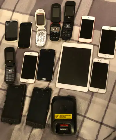 Plusieurs cell , ipad, flip phone …, View more