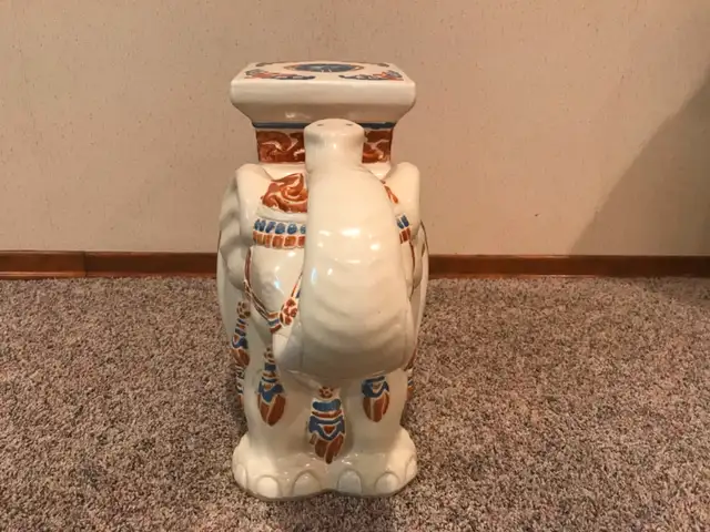 Ceramic Elephant in Home Décor & Accents in Strathcona County - Image 3