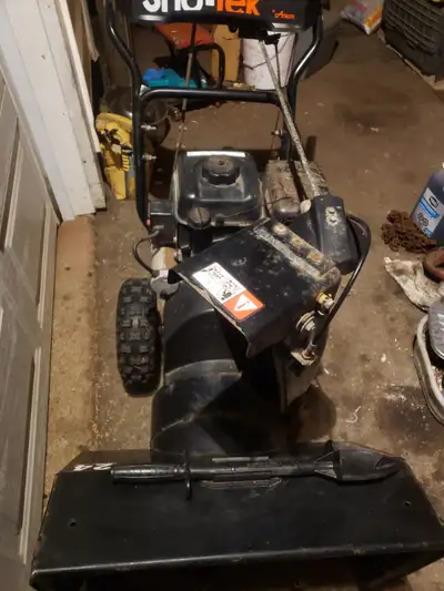 Ariens 24" snowblower, View more