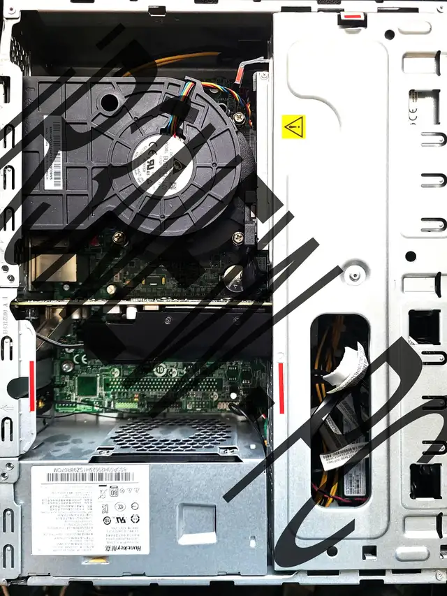Lenovo ThinkCentre M920S SFF Desktop in Desktop Computers in Calgary - Image 4