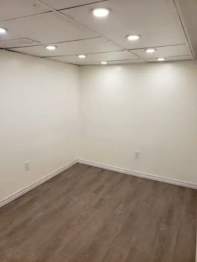For rent 1 large 6by27ft bedroom with All utilities and INTERNET included in the price of 900/month...