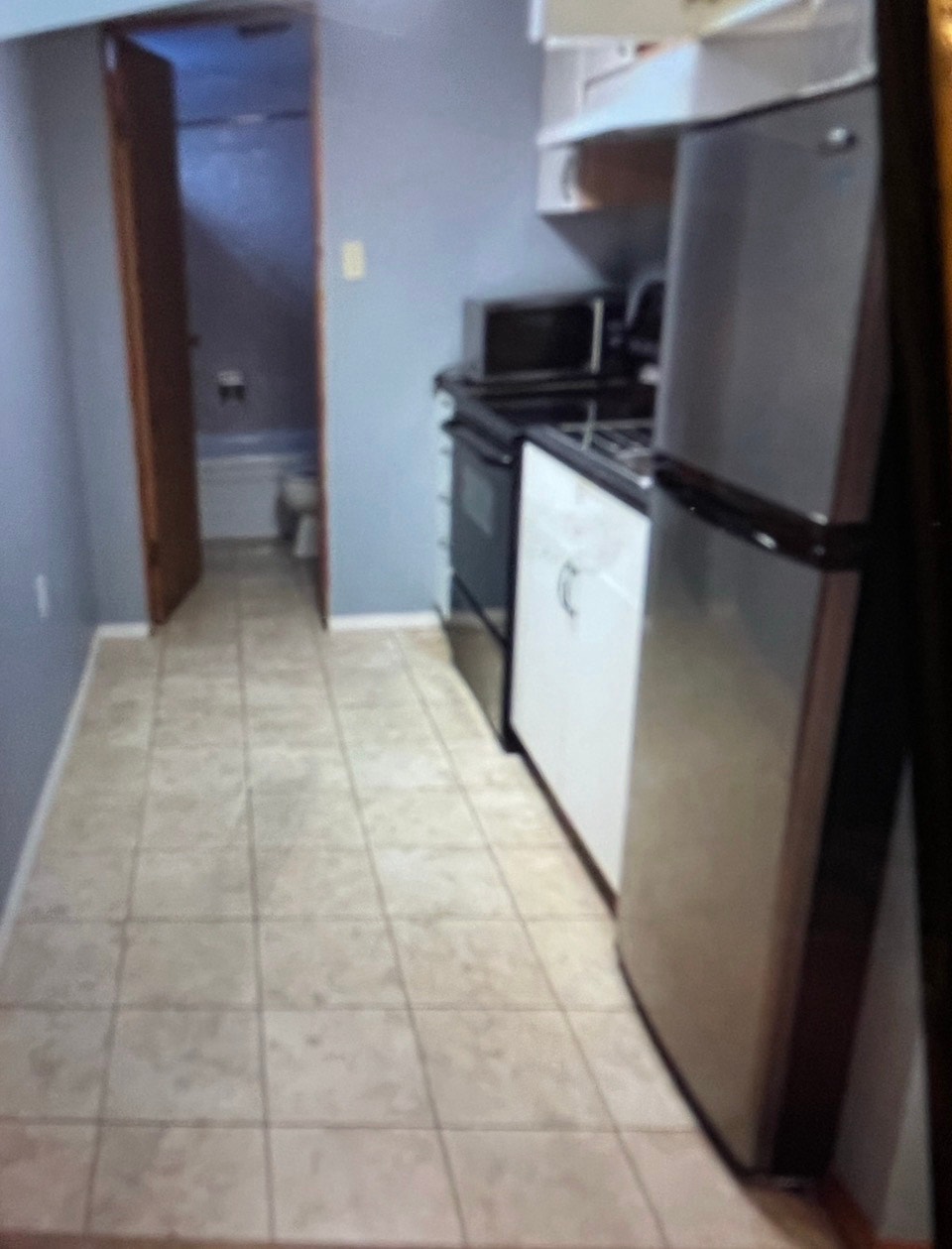 Basement Suite Marlborough! 4