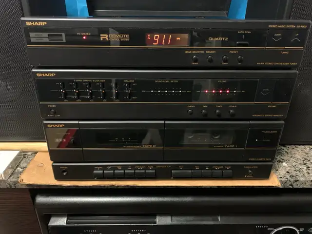 Vtg 80’s Sharp SG-F800 Stereo  Turntable-Dual Cassette+speakers in Arts & Collectibles in Markham / York Region - Image 3