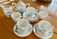 Vaisselle service a thé vintage de collection 30$