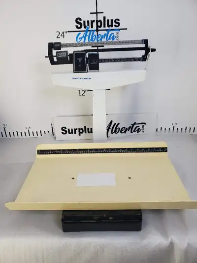 Health O Meter Baby Scale 1522KLS KG or LBS Solid medical scale in used condition. Some scuffs and s...