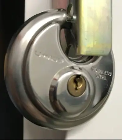 Cadenas d'entreposage U-Haul, View more