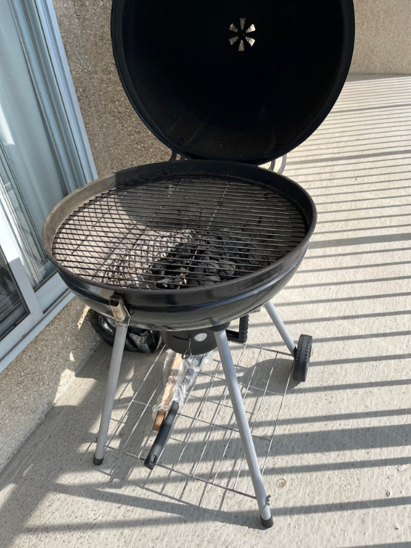 Coal bbq grill in BBQs & Outdoor Cooking in St. Albert