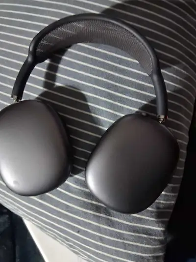 Air pods max, View more