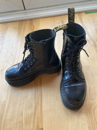 Dr. Martens JADON Boot Smooth Leather Platforms