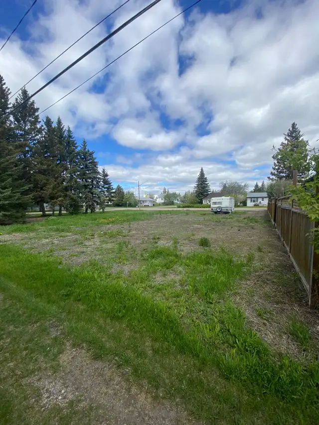 Double lot in Springside for sale  in Land for Sale in Saskatoon - Image 4