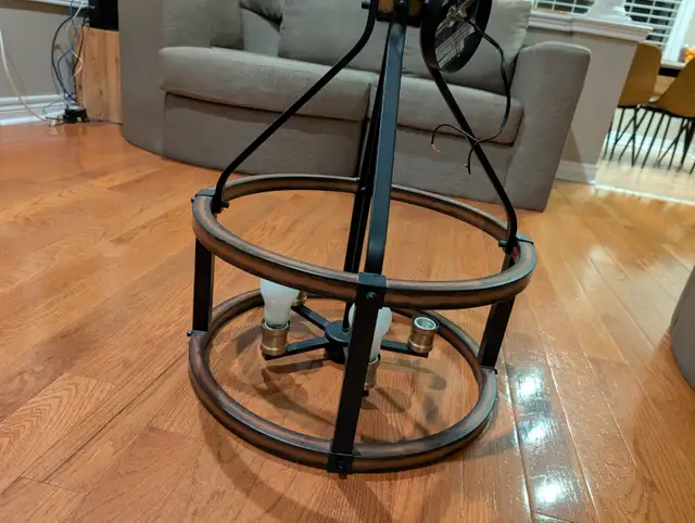 Ceiling light fixture / Chandelier for sale in Indoor Lighting & Fans in Markham / York Region - Image 3