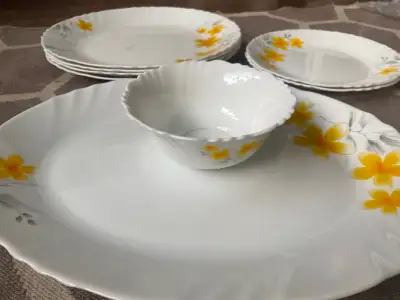 20 piece dinner set (good as new), View more