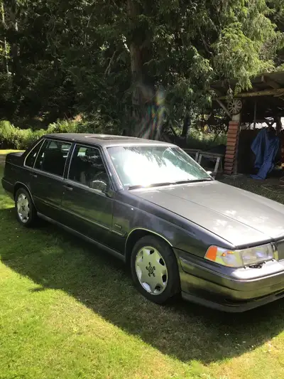 1995 Volvo 960 loaded w/electric sunroof, leather interior. Recent mechanical work completed. Runs g...