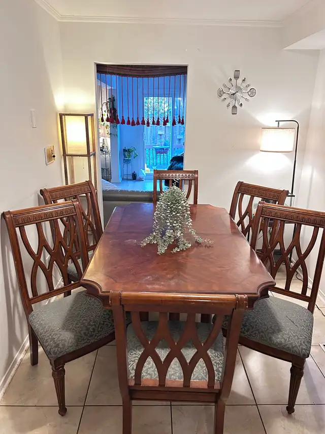 Vintage Solid Wood Dining Set | 10 Chairs in Dining Tables & Sets in City of Toronto - Image 2
