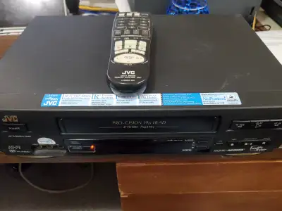 JVC HR-VP658U VCR Hi-Fi Stereo VHS Player VCR Plus+ PRO-CISION 19µ with Remote