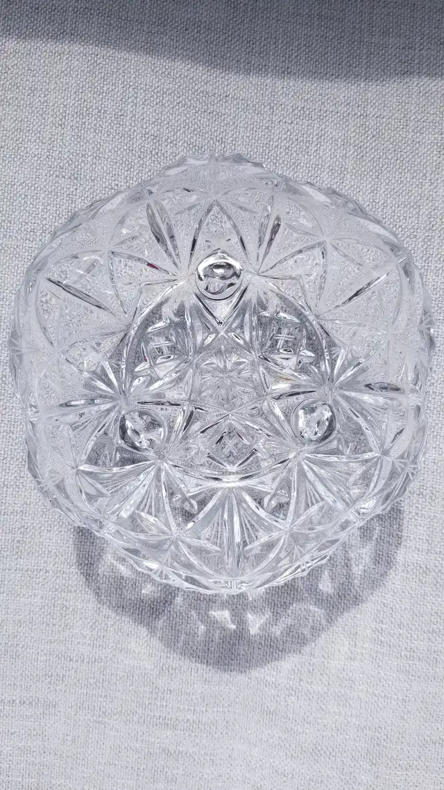 Vintage Crystal Bonbonnière in Home Décor & Accents in City of Montréal - Image 5