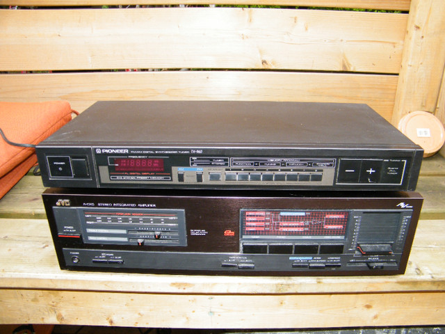 VINTAGE Excellent JVC Integrated Amplifier in Stereo Systems & Home Theatre in City of Toronto - Image 2