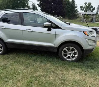 2018 Ford Ecosport SE 4x4 fully loaded 126,000kms. Keyless entry Apple CarPlay Sunroof Power windows...