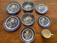 10 Pieces of Blue Willow, made in England dishes
