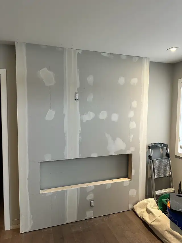 Custom TV Wall with Fireplace | Modern Feature Wall Installation410021110146017283
