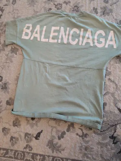 Balenciaga T-shirt size Medium, View more