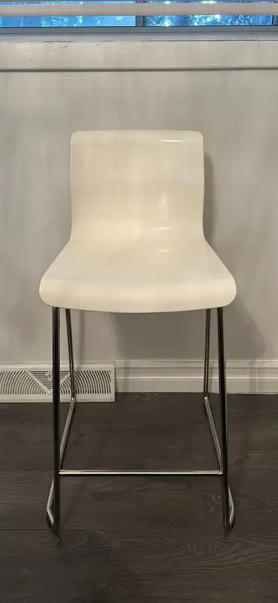Je vends ma chaise d’îlot du IKEA d’une valeur de 120 $
