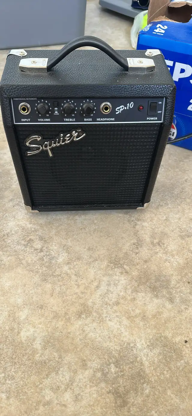 squier guitar with amp and bag ,stand in Guitars in Edmonton - Image 4