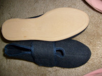 Lady's Foam Treads Slippers