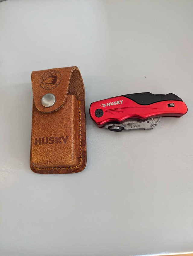 Husky Red Folding Razor Knife w/Blade Storage Handle & Leather S in Hand Tools in Mississauga / Peel Region