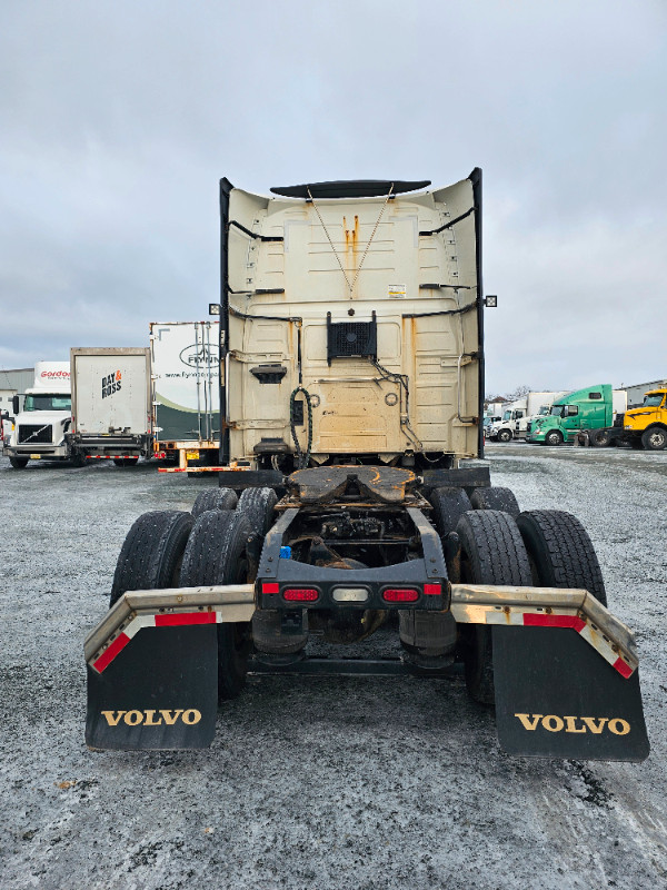 2019 Volvo VNL760 Tractor in Heavy Trucks in Mississauga / Peel Region - Image 2