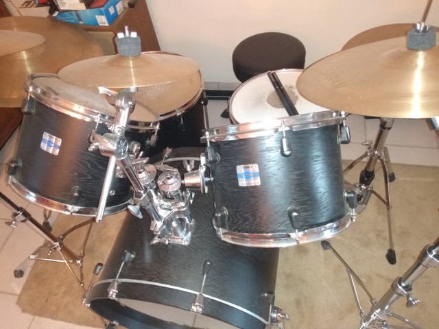 Yamaha Stage Advantage Custom Nouveau Drums for sale.  5 pieces. in Drums & Percussion in Hamilton - Image 2