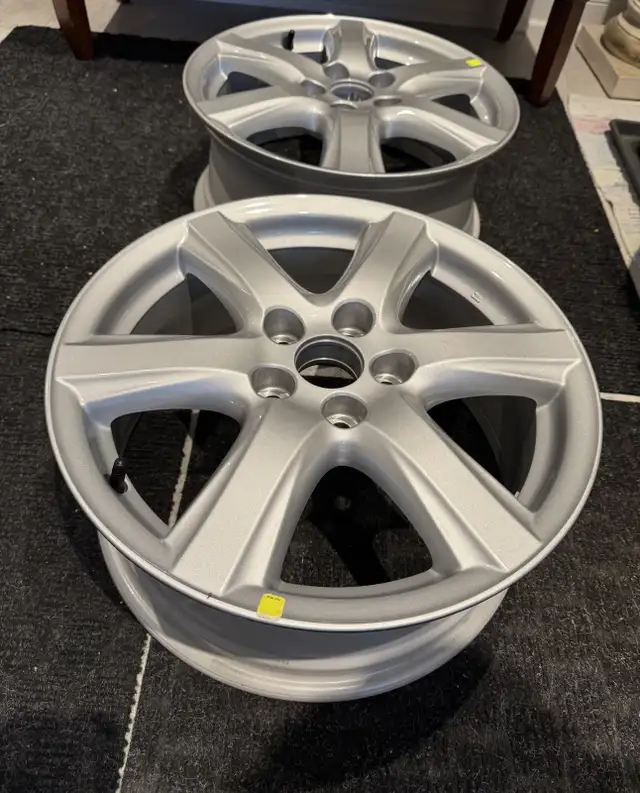 New OEM Toyota Alloy Rims 17 inch (2 available) in Other Parts & Accessories in City of Toronto - Image 4