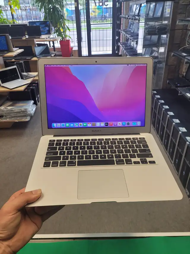 Apple MacBook Air 2017 in excellent condition