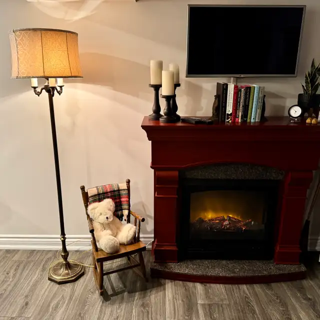 Vintage Brass Floor Lamp in Indoor Lighting & Fans in Oshawa / Durham Region - Image 6