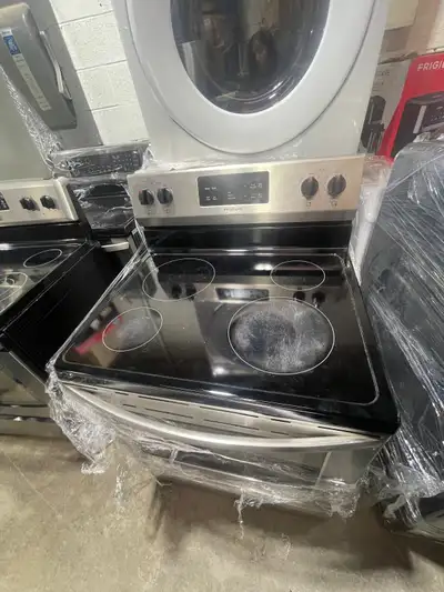 Flat Sale On Slightly Used Stoves __Contact Us For More Details__ -Brand New Open Box And Used Elect...