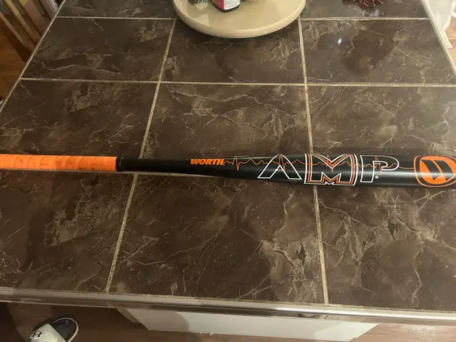 worth baseball bat in Baseball & Softball in Norfolk County - Image 2