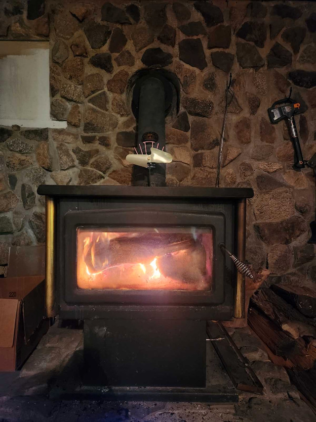 Poele a bois a combustion lente dans Foyers & bois de Chauffage  à Laurentides - Image 3