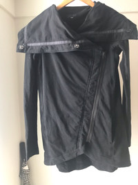 Lululemon black sweater wrap with zipper size 4