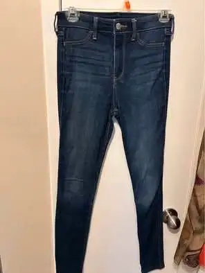 Hollister skinny jeans $10 size XS, View more