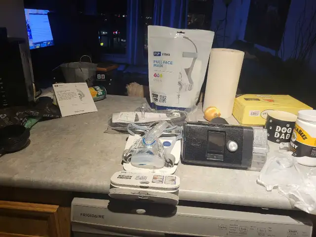 cpap resmed 10 with full mask / heated hose in package