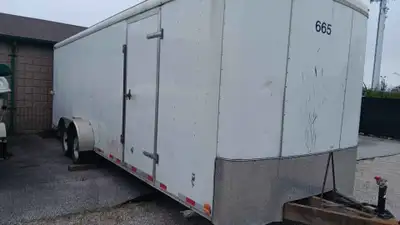 2012 24-foot Atlas trailer, model AC724TA3 Has a water tank and pump. GVWR - 4,609kg GAWR - 2,359kg...
