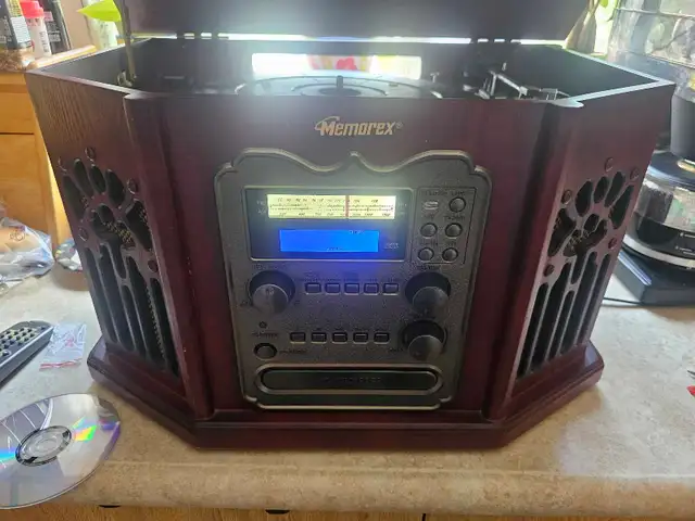 Memorex Turntable Music System in Stereo Systems & Home Theatre in Markham / York Region - Image 3